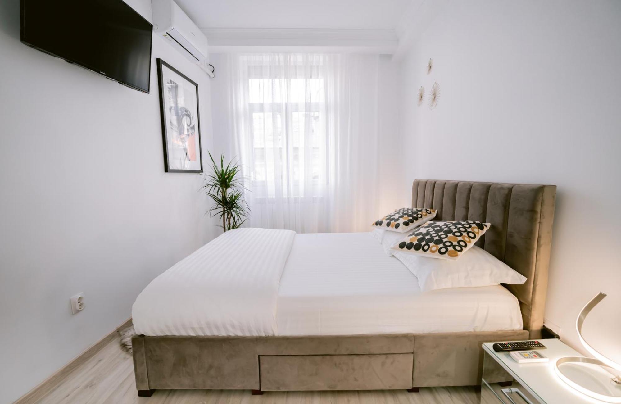 Historic Bucharest Hideway Apartman Kültér fotó