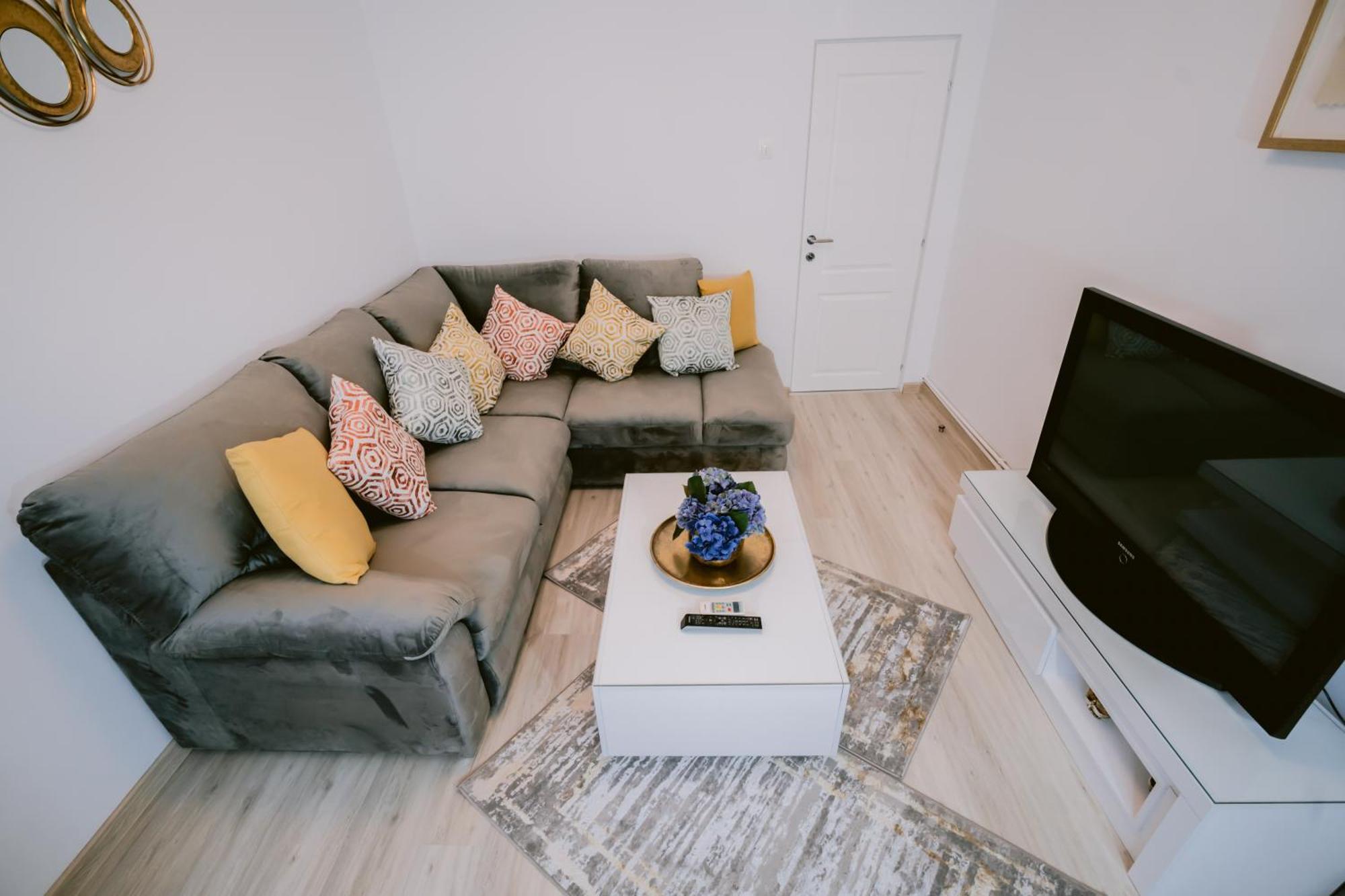 Historic Bucharest Hideway Apartman Kültér fotó